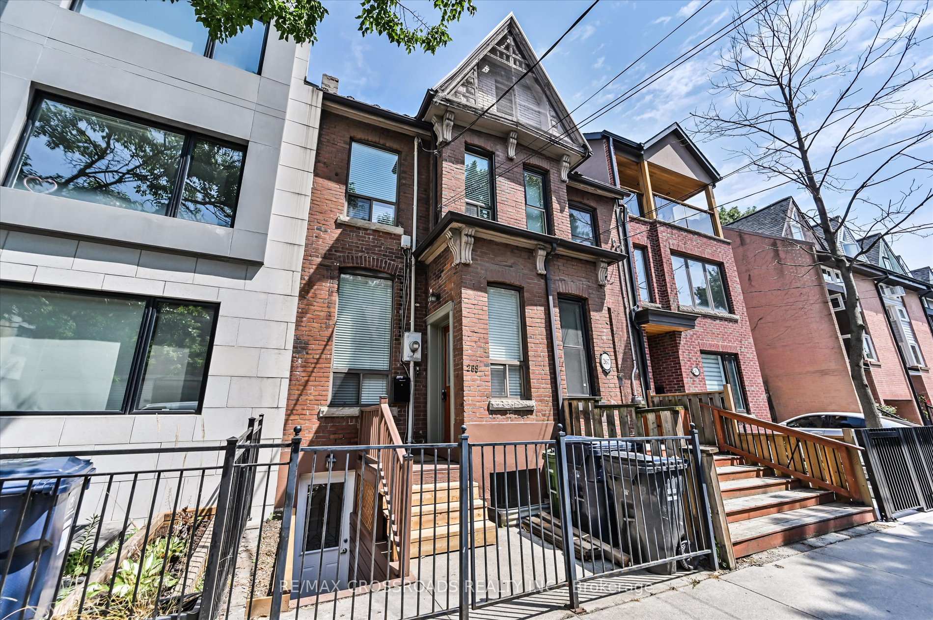 Front of 269 Ontario Street