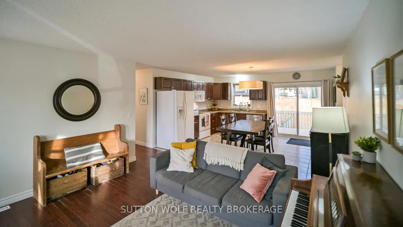 Photo 5 of 29 Pittao Place, Strathroy-Caradoc, NE — HOMEH