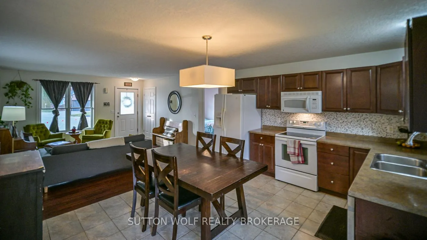 Photo 9 of 29 Pittao Place, Strathroy-Caradoc, NE — HOMEH
