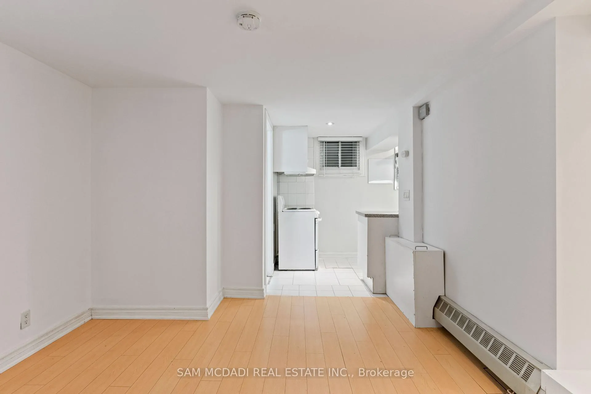 Photo 9 of Unit Lower, 26 Pine Avenue, Toronto, The Beaches — HOMEH