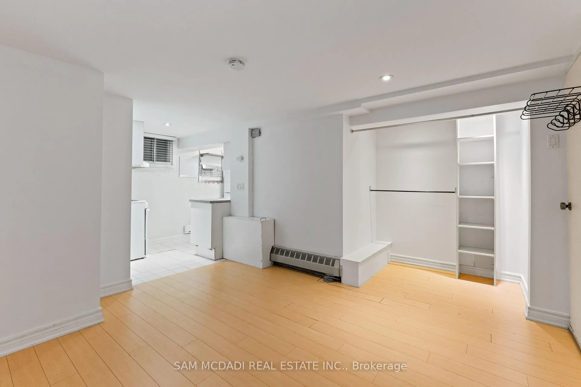 Photo 10 of Unit Lower, 26 Pine Avenue, Toronto, The Beaches — HOMEH