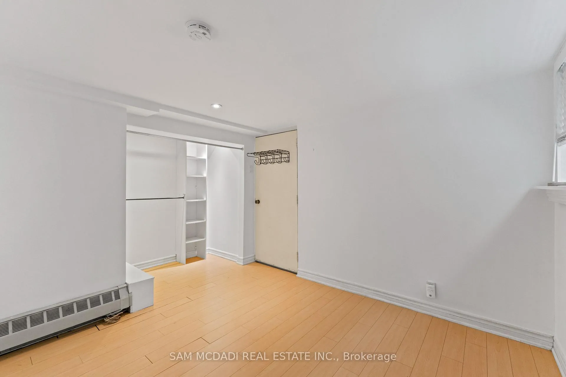 Photo 11 of Unit Lower, 26 Pine Avenue, Toronto, The Beaches — HOMEH