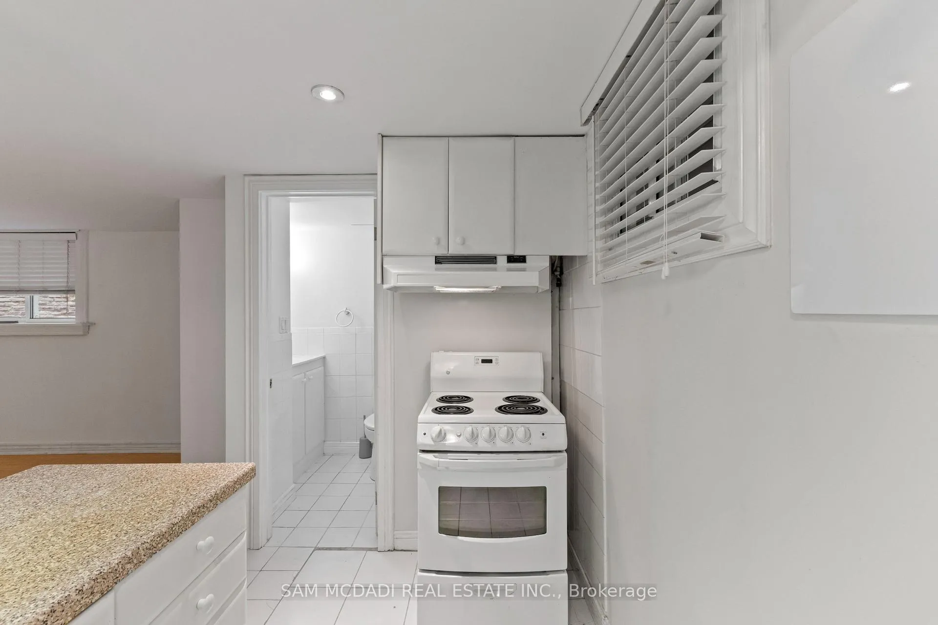 Photo 15 of Unit Lower, 26 Pine Avenue, Toronto, The Beaches — HOMEH