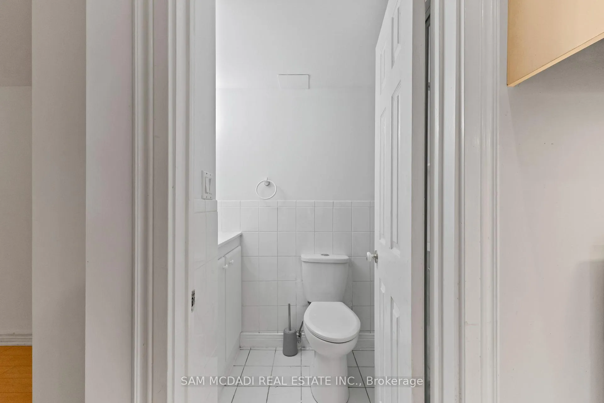 Photo 19 of Unit Lower, 26 Pine Avenue, Toronto, The Beaches — HOMEH