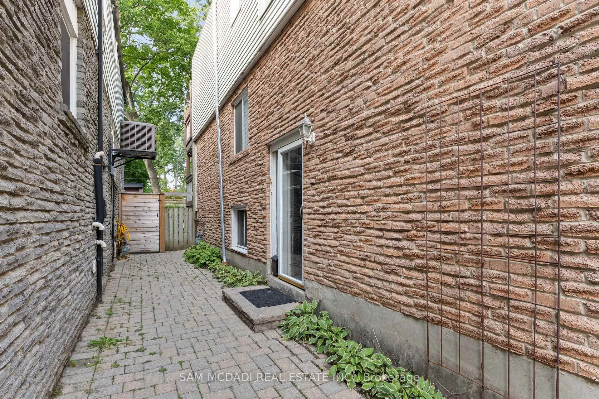Photo 23 of Unit Lower, 26 Pine Avenue, Toronto, The Beaches — HOMEH