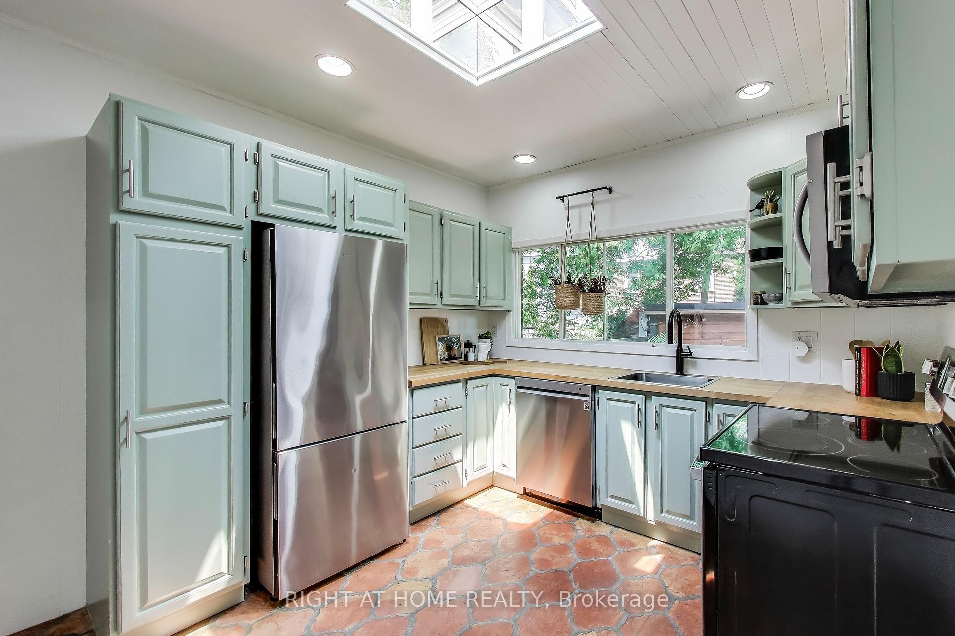 Photo 6 of 1071 Craven Road, Toronto, Greenwood-Coxwell — HOMEH
