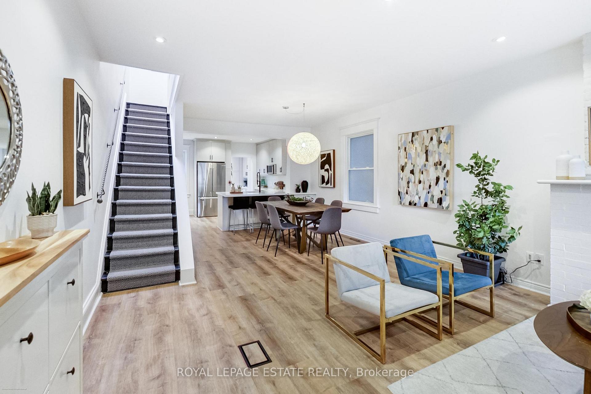Photo 5 of 165 Oakcrest Avenue, Toronto, East End-Danforth — HOMEH