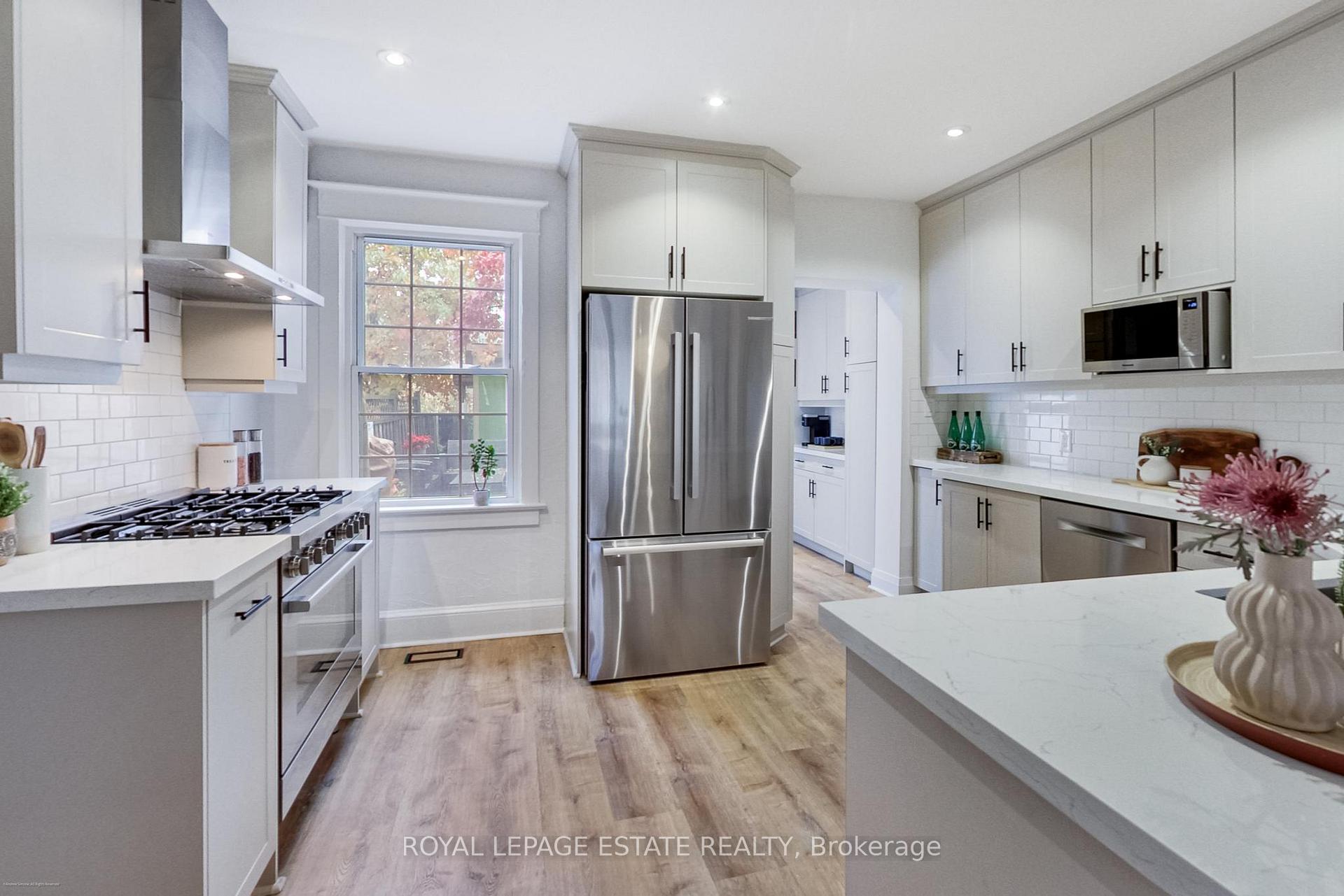 Photo 10 of 165 Oakcrest Avenue, Toronto, East End-Danforth — HOMEH