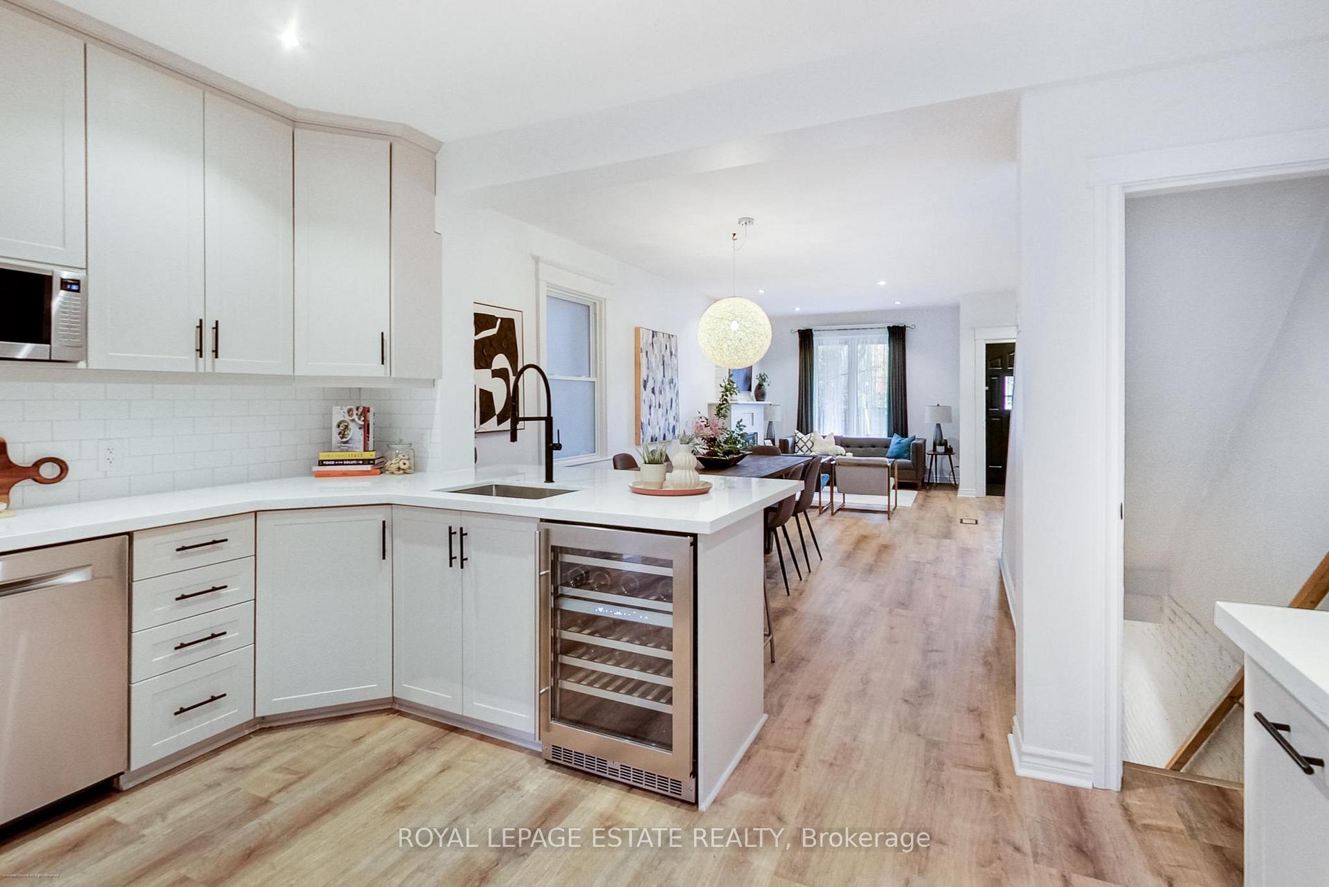 Photo 12 of 165 Oakcrest Avenue, Toronto, East End-Danforth — HOMEH