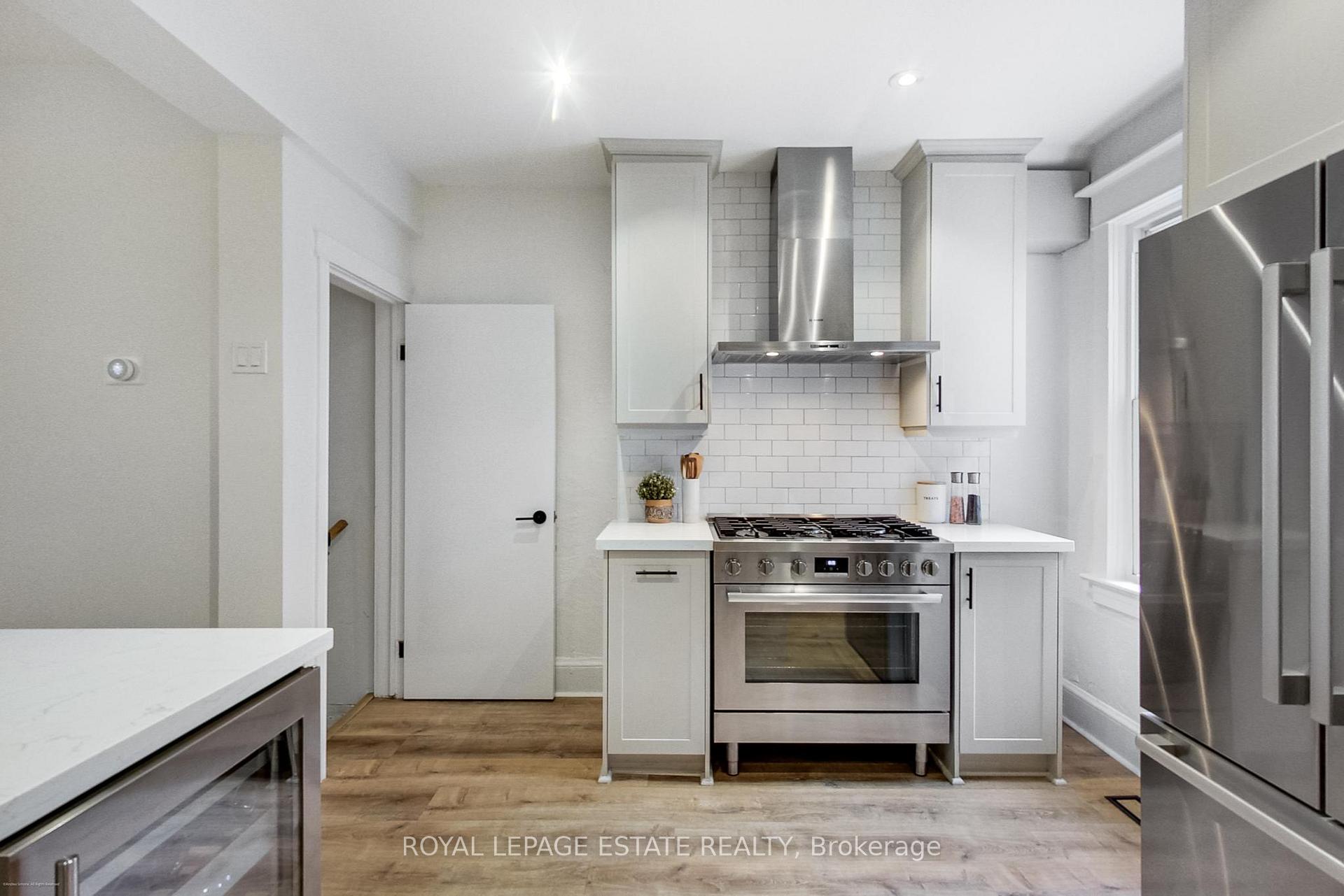 Photo 13 of 165 Oakcrest Avenue, Toronto, East End-Danforth — HOMEH