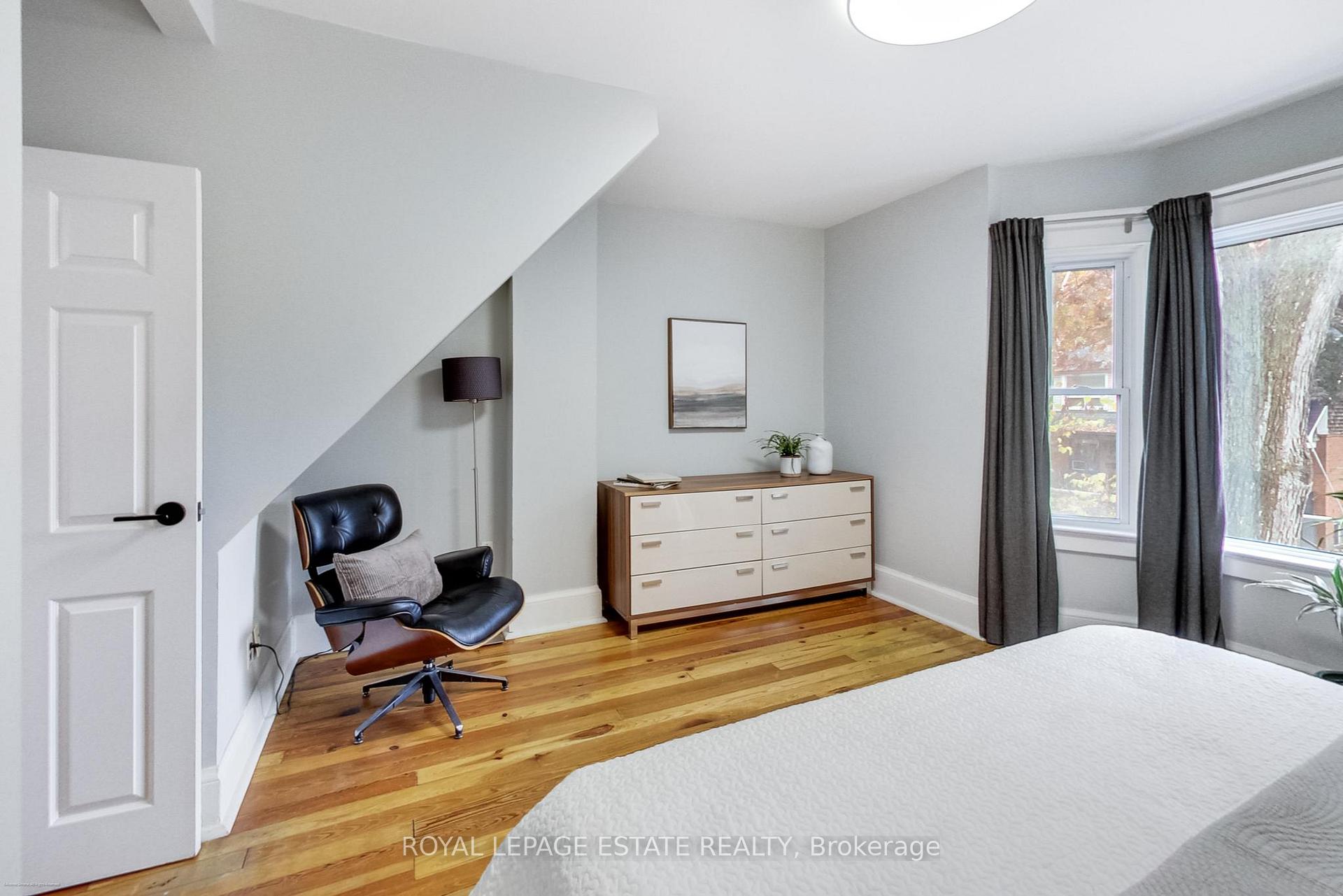 Photo 17 of 165 Oakcrest Avenue, Toronto, East End-Danforth — HOMEH