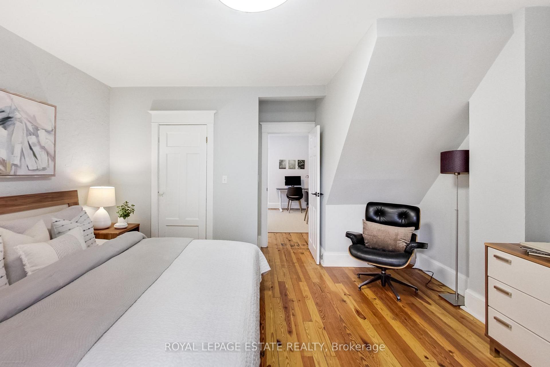 Photo 18 of 165 Oakcrest Avenue, Toronto, East End-Danforth — HOMEH