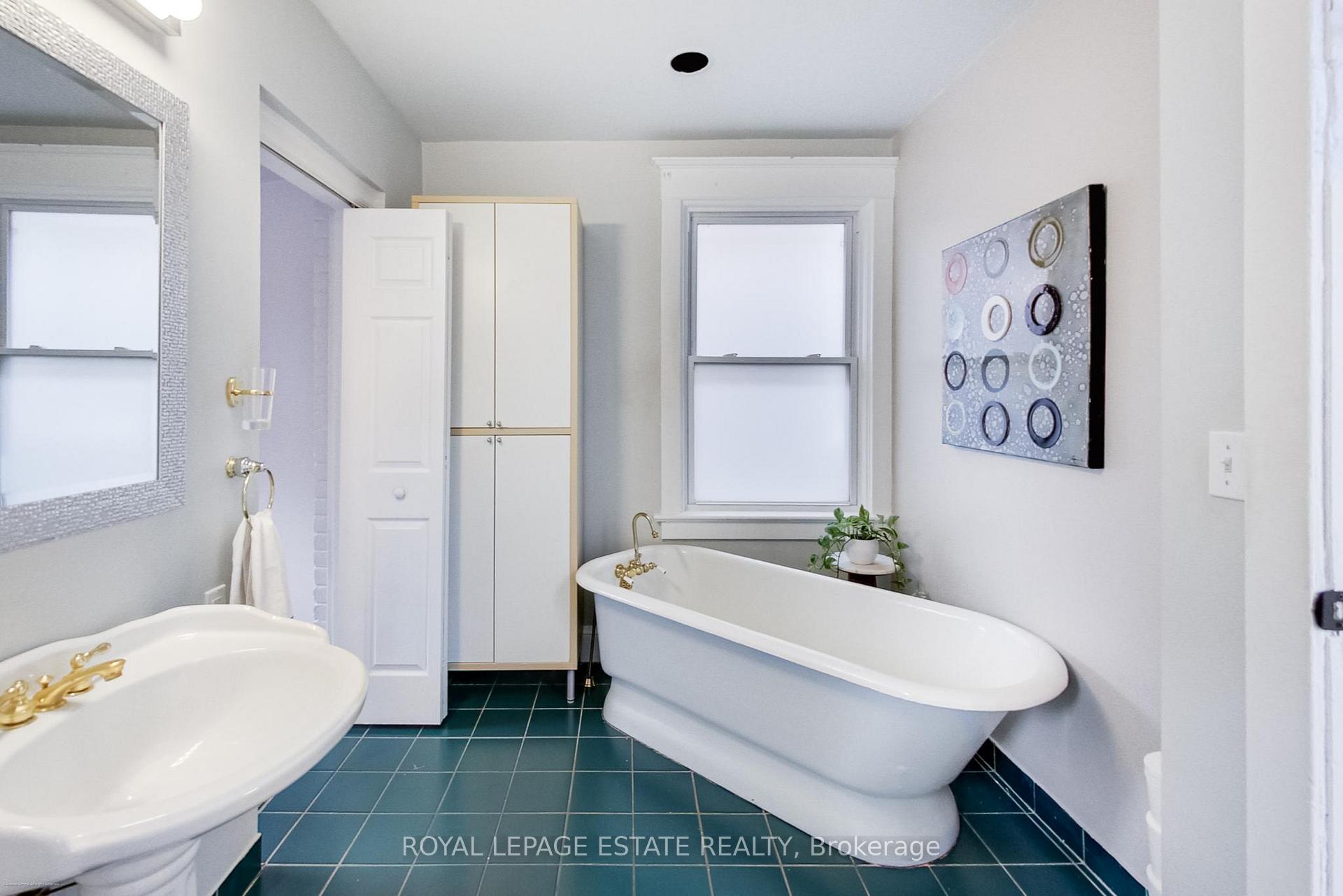 Photo 22 of 165 Oakcrest Avenue, Toronto, East End-Danforth — HOMEH