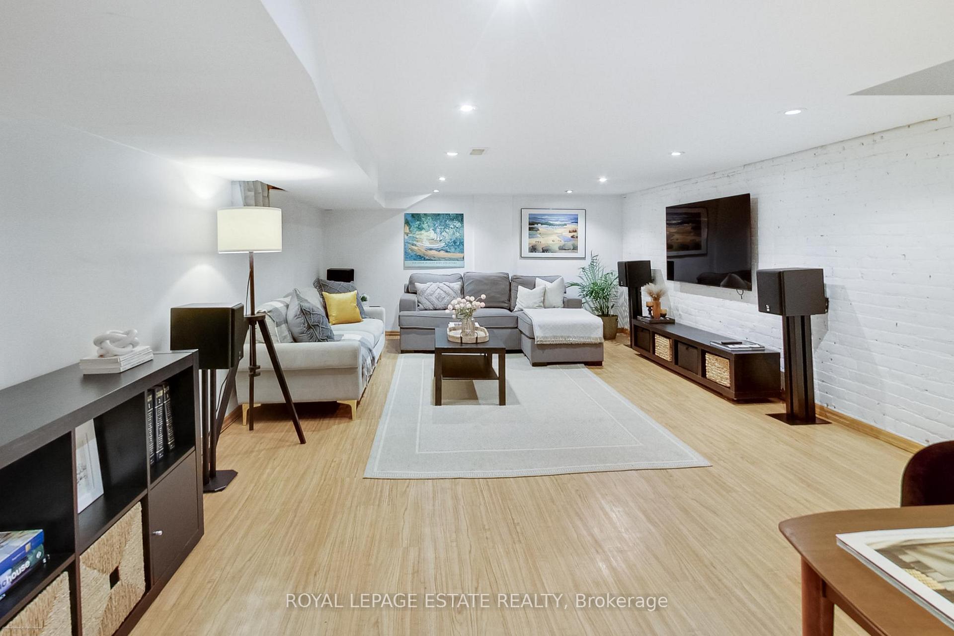 Photo 27 of 165 Oakcrest Avenue, Toronto, East End-Danforth — HOMEH