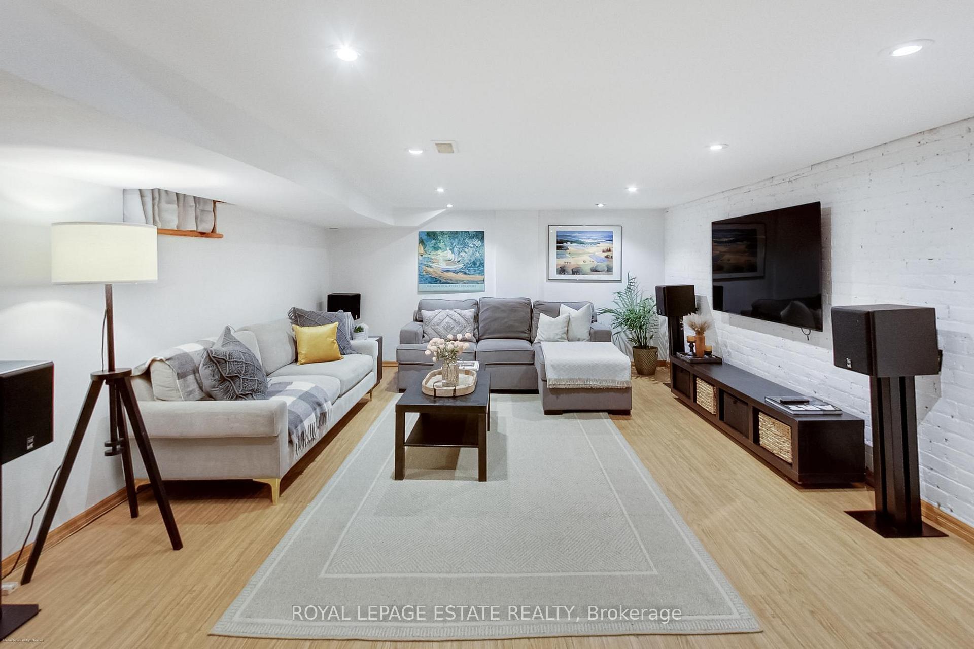 Photo 31 of 165 Oakcrest Avenue, Toronto, East End-Danforth — HOMEH