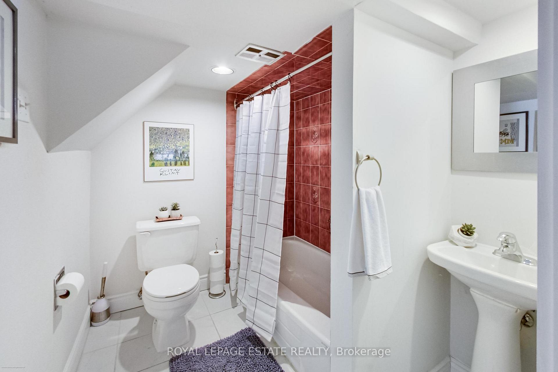 Photo 32 of 165 Oakcrest Avenue, Toronto, East End-Danforth — HOMEH