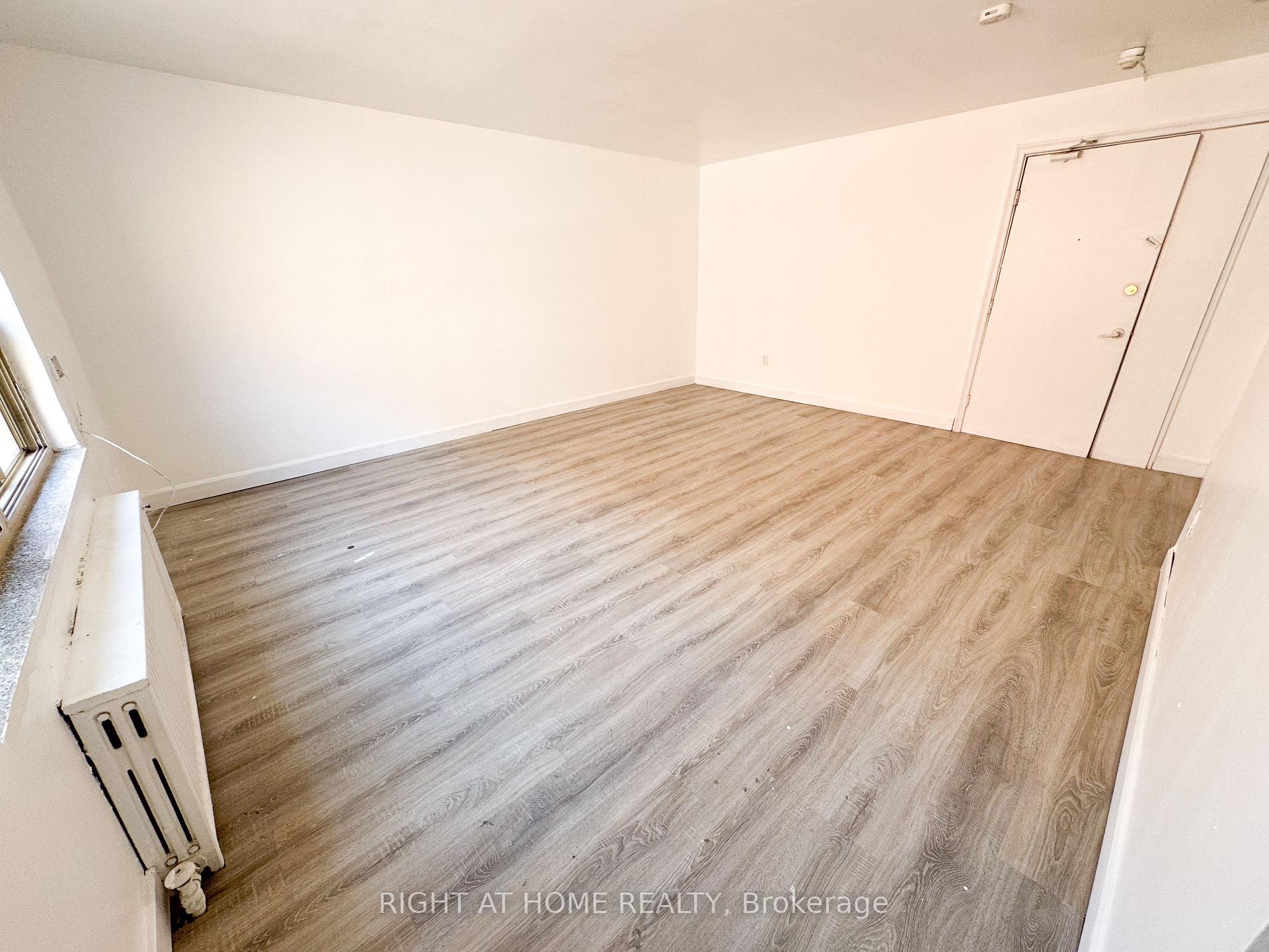 Photo 1 of Unit 203, 896 Eglinton Avenue E, Toronto, Leaside — HOMEH