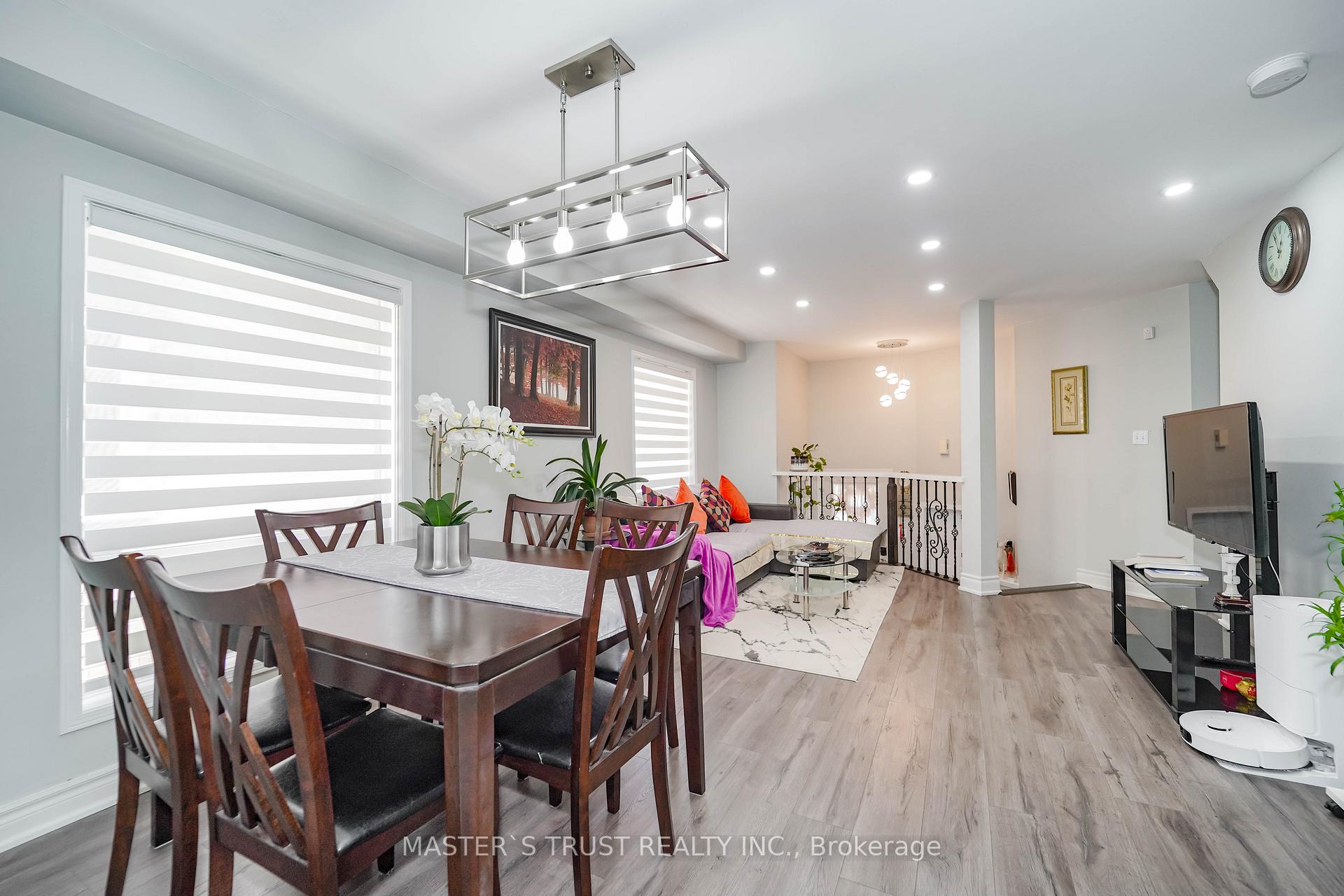 Photo 9 of 40 Rochefort Drive, Toronto, Flemingdon Park — HOMEH