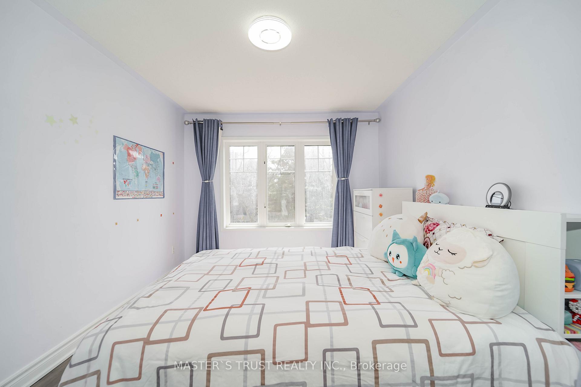 Photo 17 of 40 Rochefort Drive, Toronto, Flemingdon Park — HOMEH
