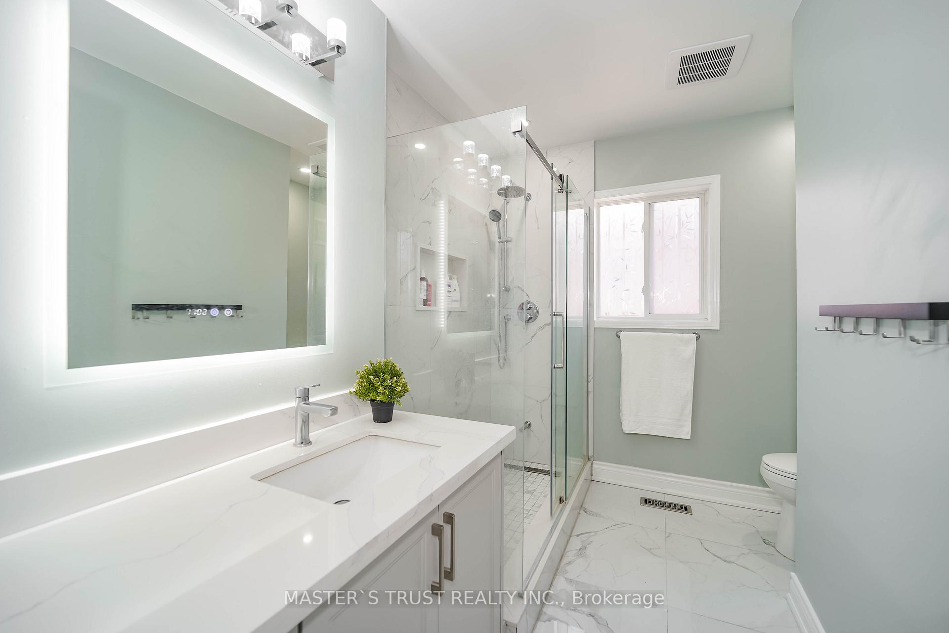 Photo 22 of 40 Rochefort Drive, Toronto, Flemingdon Park — HOMEH