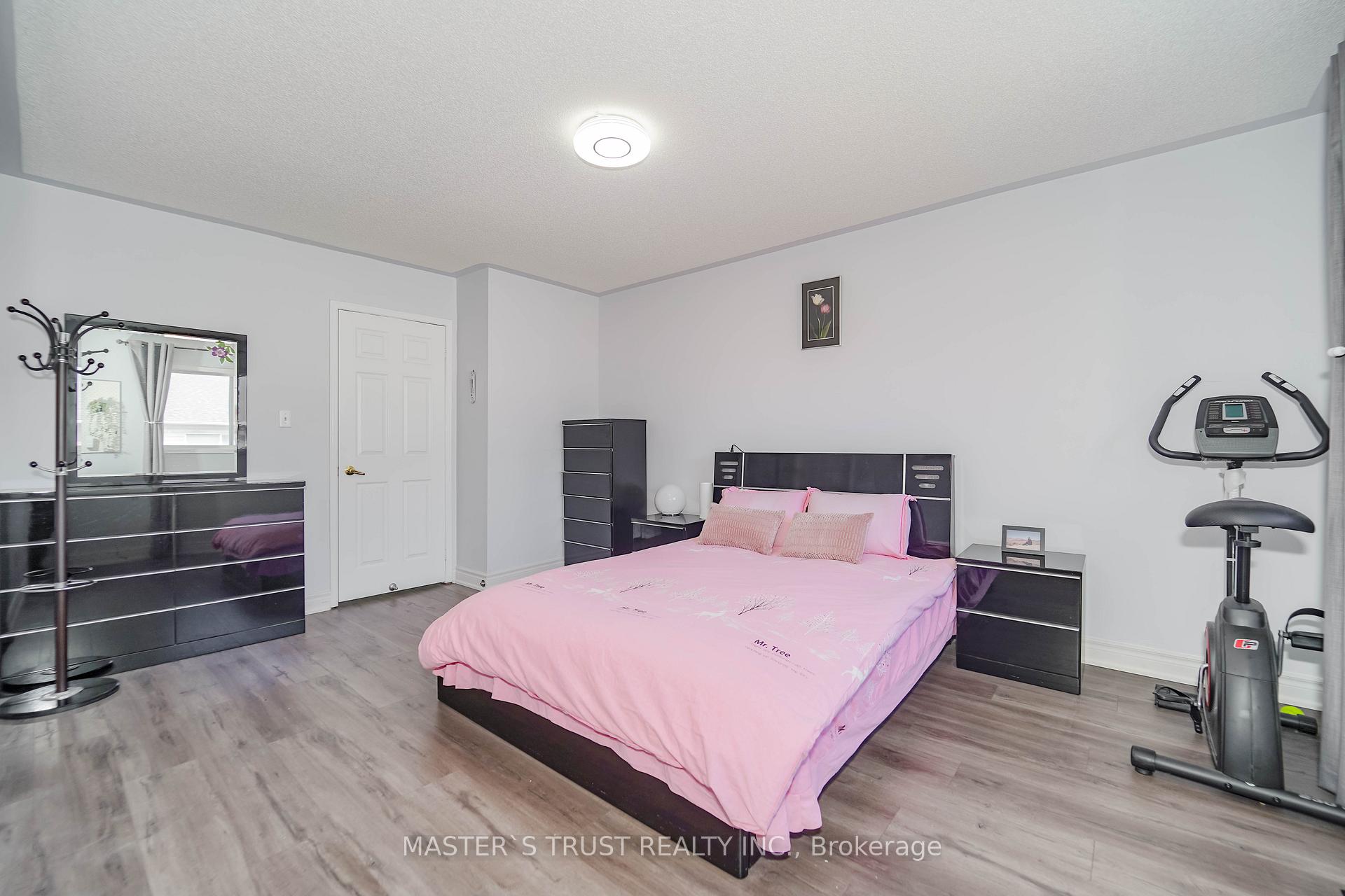 Photo 26 of 40 Rochefort Drive, Toronto, Flemingdon Park — HOMEH