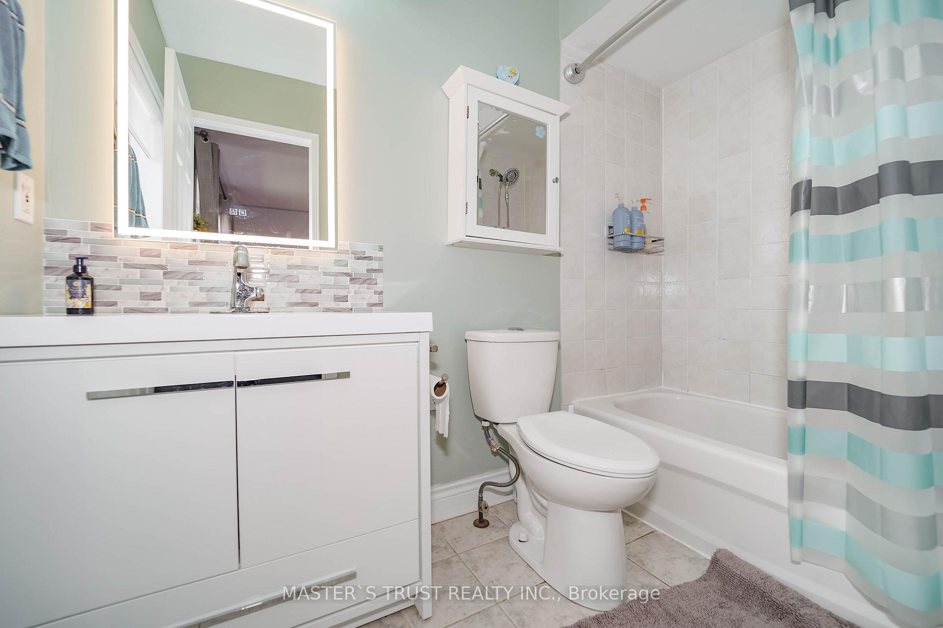Photo 27 of 40 Rochefort Drive, Toronto, Flemingdon Park — HOMEH