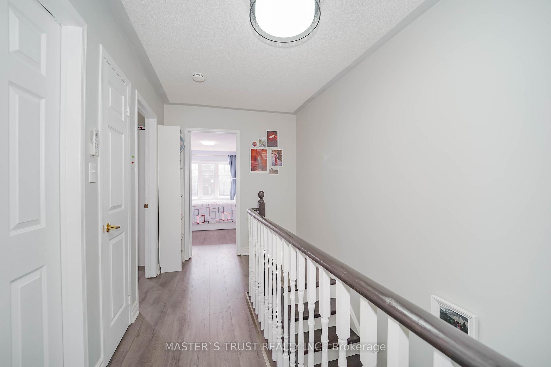 Photo 28 of 40 Rochefort Drive, Toronto, Flemingdon Park — HOMEH