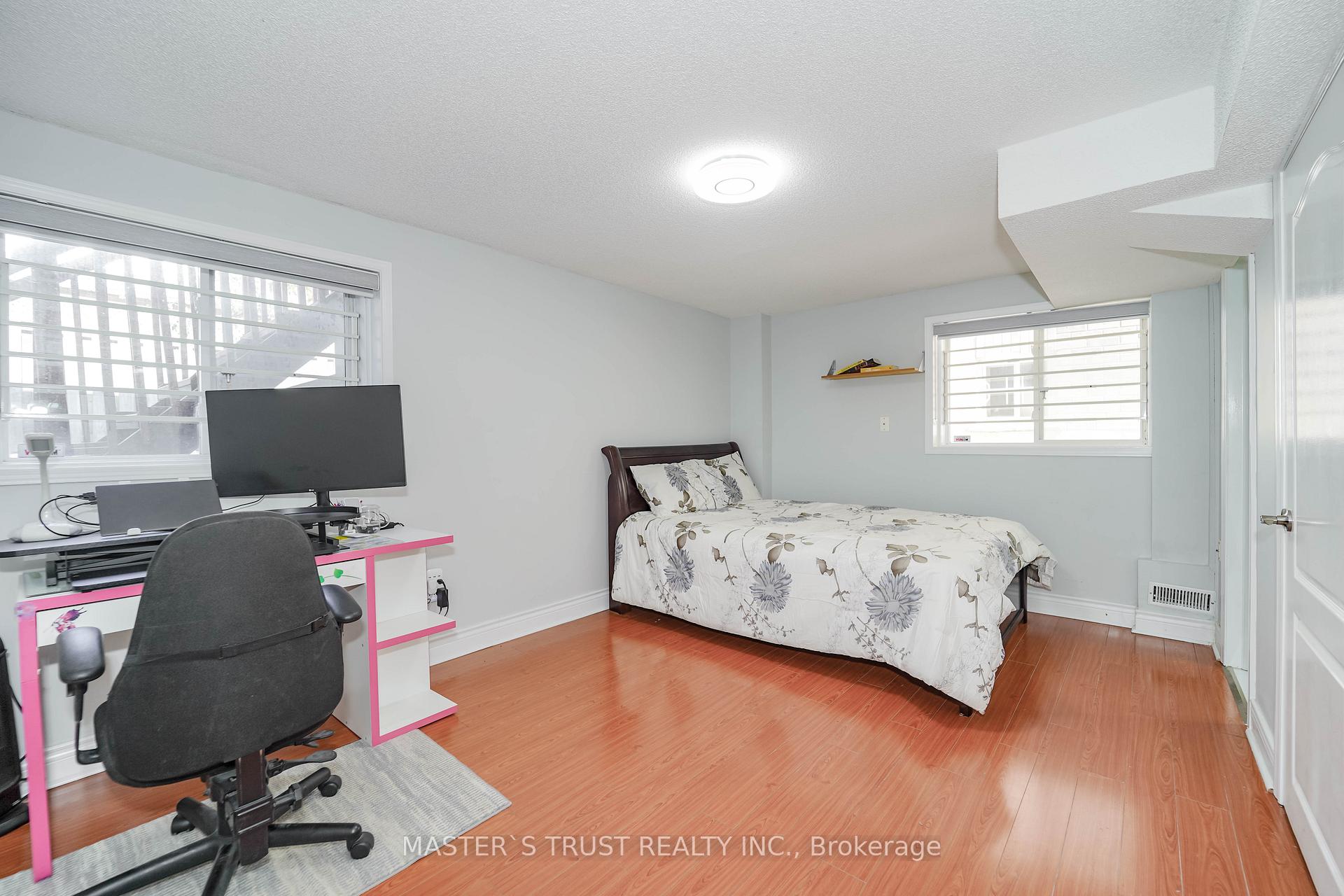 Photo 30 of 40 Rochefort Drive, Toronto, Flemingdon Park — HOMEH