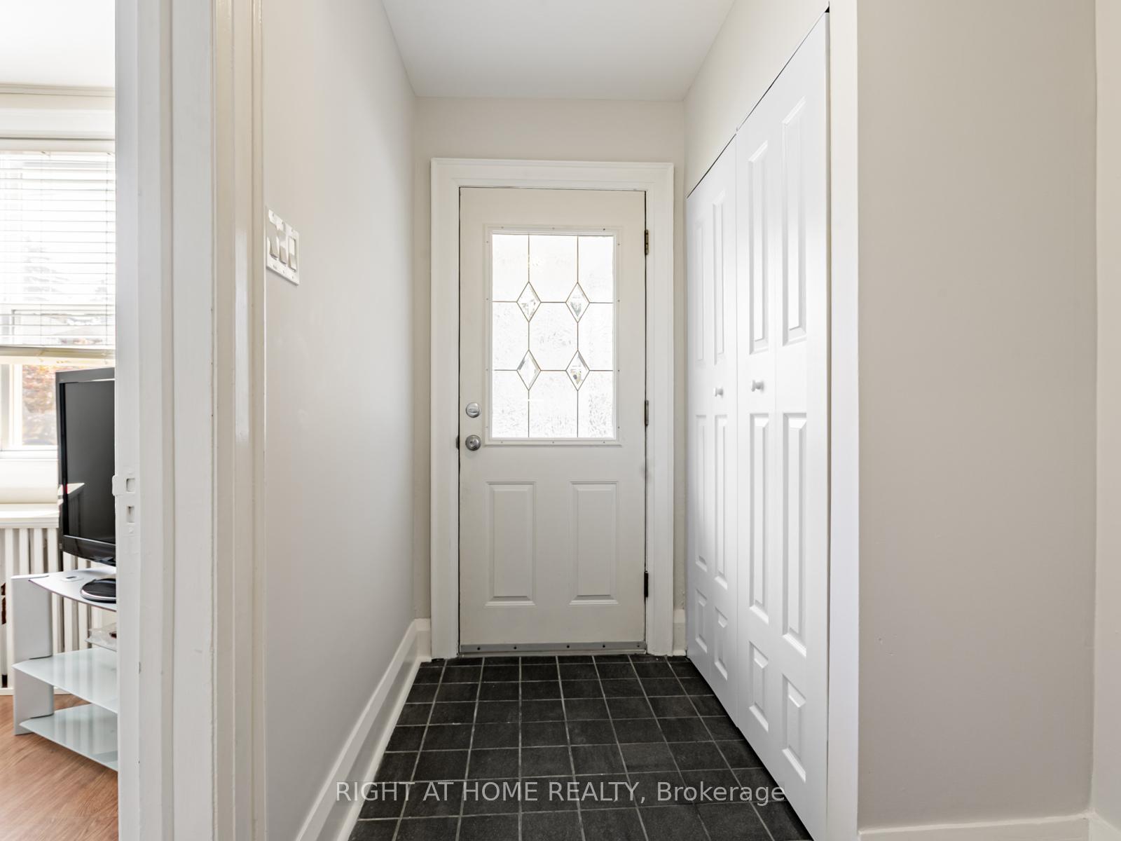Photo 9 of 452 Soudan Avenue E, Toronto, Mount Pleasant East — HOMEH