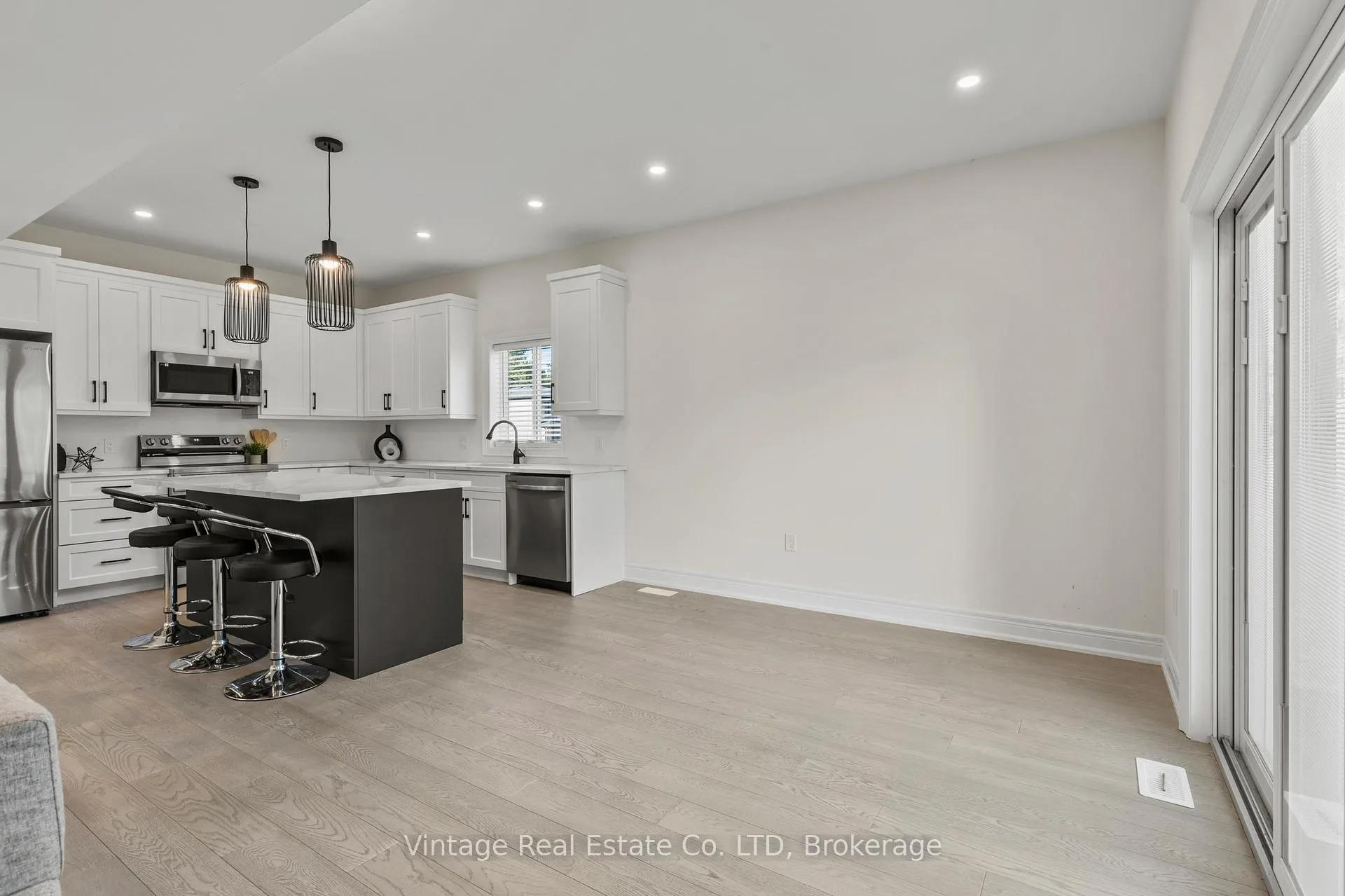 Photo 5 of 181 Hodgkins Avenue, Thorold, Allanburg/Thorold South — HOMEH