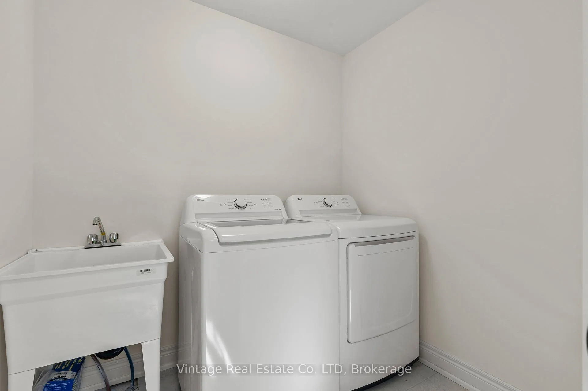 Photo 16 of 181 Hodgkins Avenue, Thorold, Allanburg/Thorold South — HOMEH