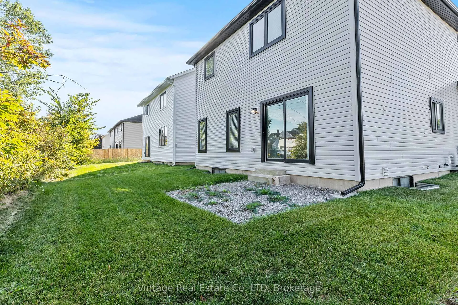 Photo 23 of 181 Hodgkins Avenue, Thorold, Allanburg/Thorold South — HOMEH