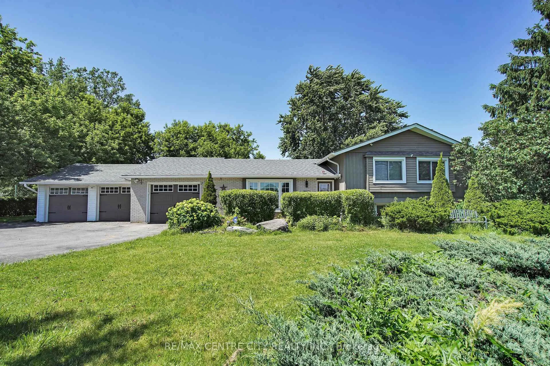 Front of 2103 Fanshawe Park Road W