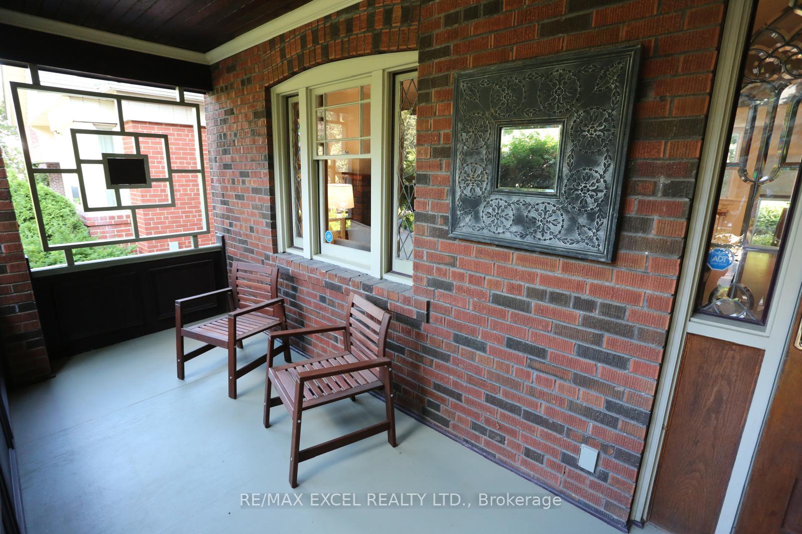 Photo 2 of 577 Hillsdale Avenue E, Toronto, Mount Pleasant East — HOMEH