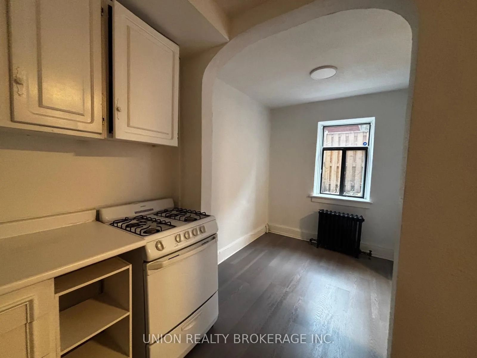 Photo 4 of Unit 3, 2449 Queen Street E, Toronto, The Beaches — HOMEH