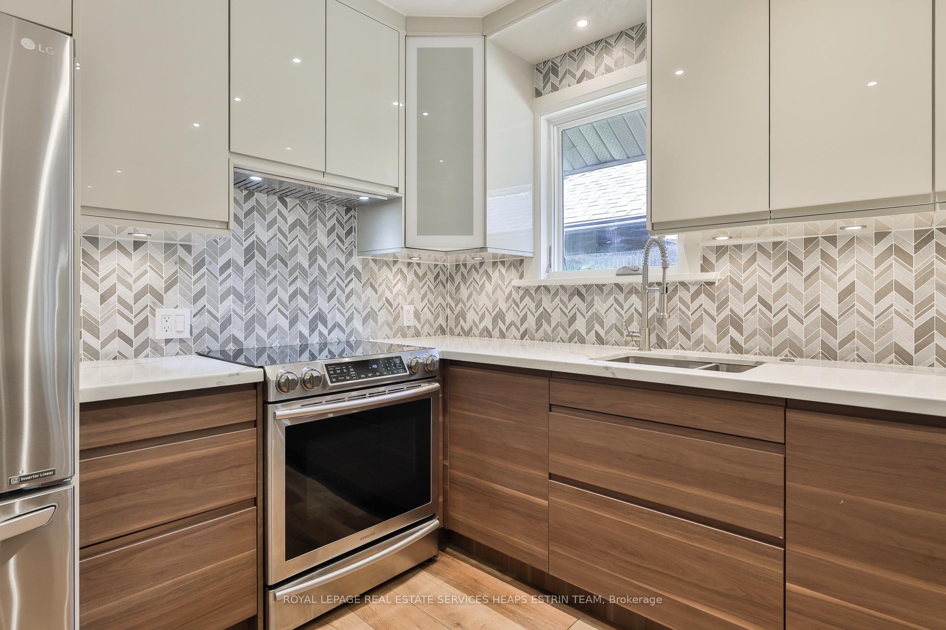 Photo 11 of Unit Upper, 133 Rose Park Drive, Toronto, Rosedale-Moore Park — HOMEH