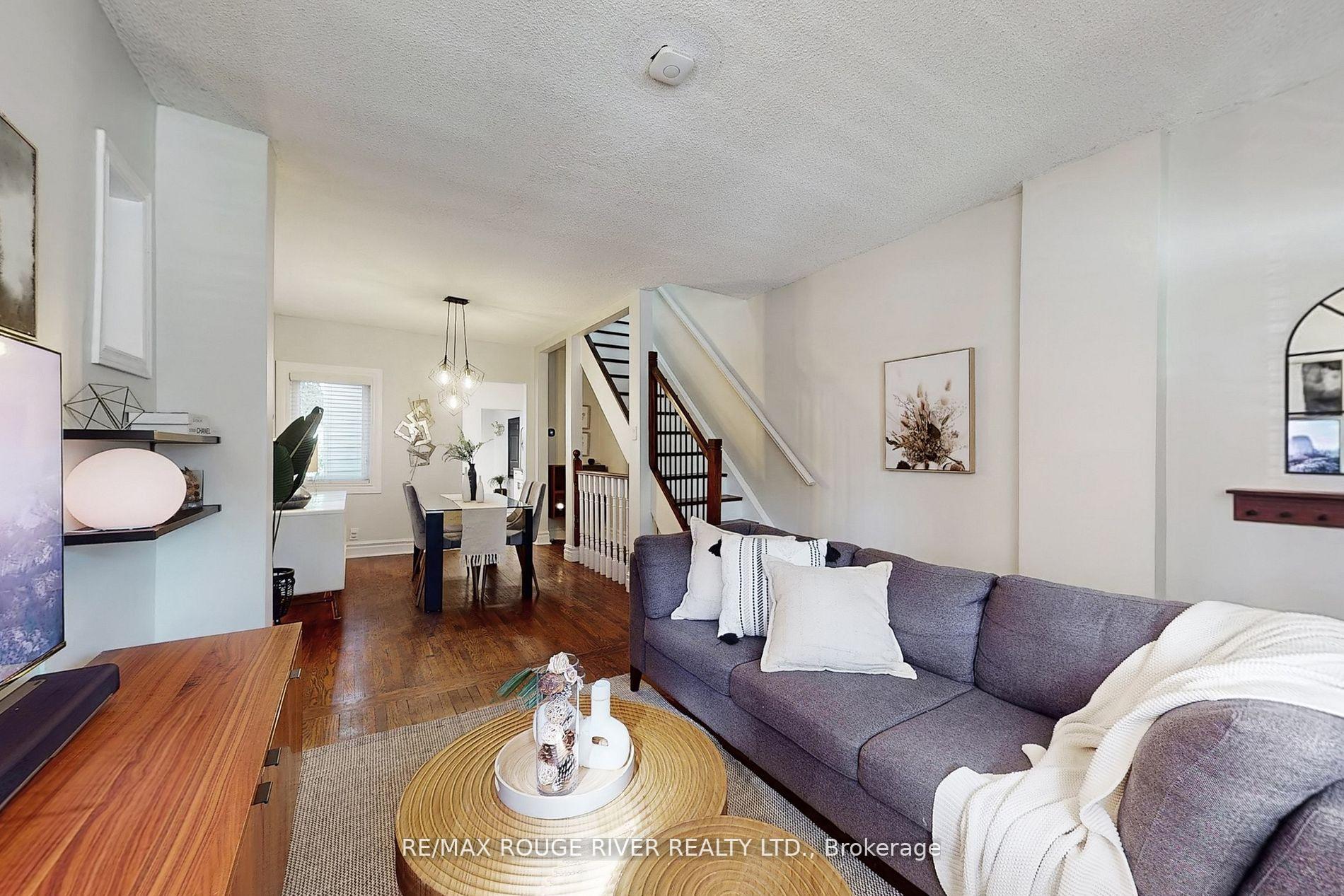 Photo 6 of 512 Main Street, Toronto, Woodbine-Lumsden — HOMEH