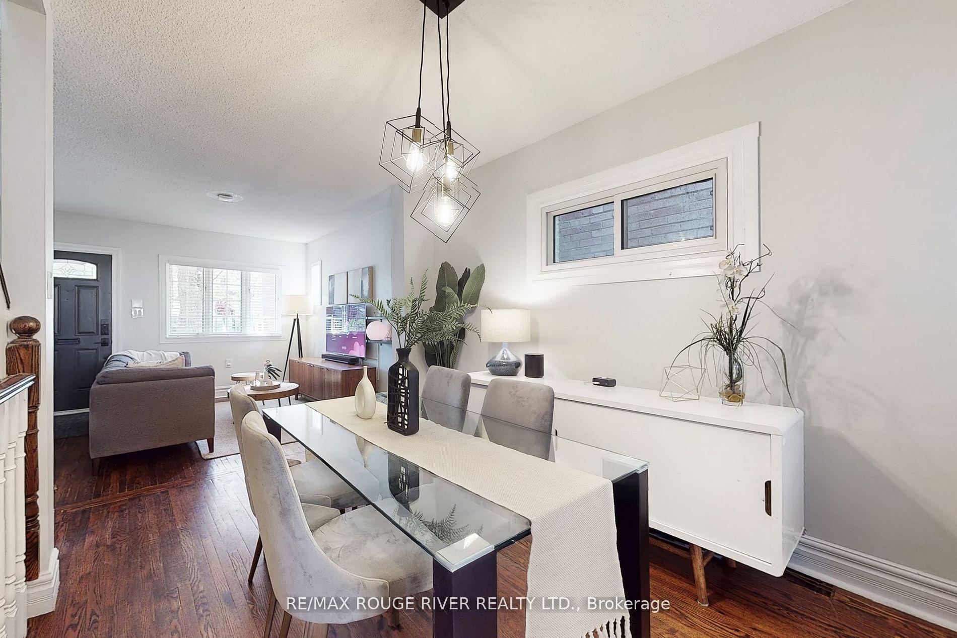 Photo 11 of 512 Main Street, Toronto, Woodbine-Lumsden — HOMEH