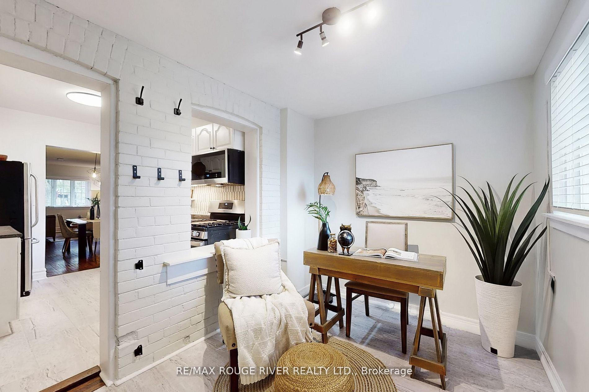 Photo 14 of 512 Main Street, Toronto, Woodbine-Lumsden — HOMEH