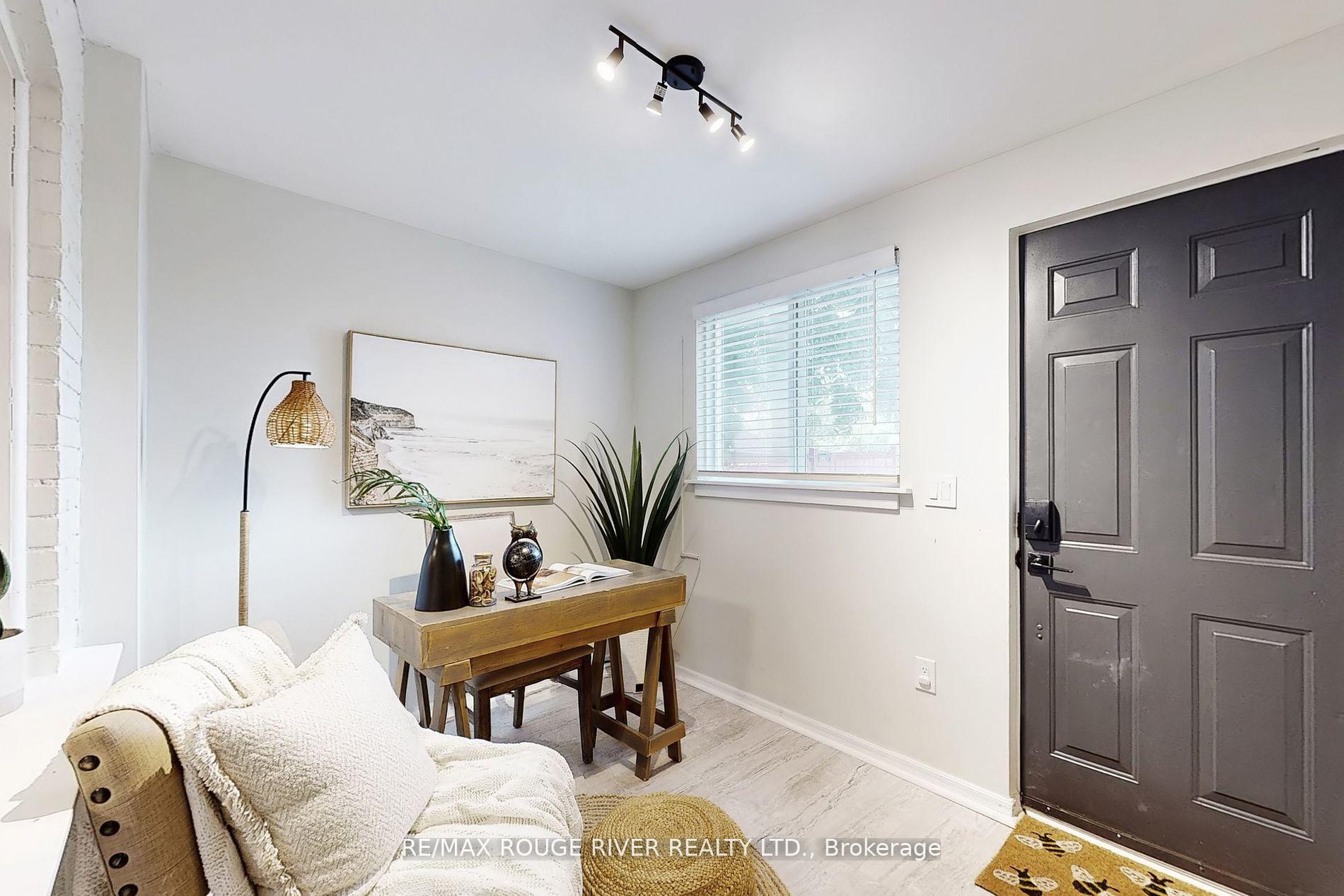 Photo 15 of 512 Main Street, Toronto, Woodbine-Lumsden — HOMEH