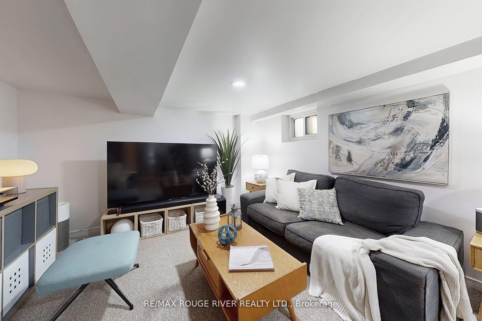 Photo 23 of 512 Main Street, Toronto, Woodbine-Lumsden — HOMEH