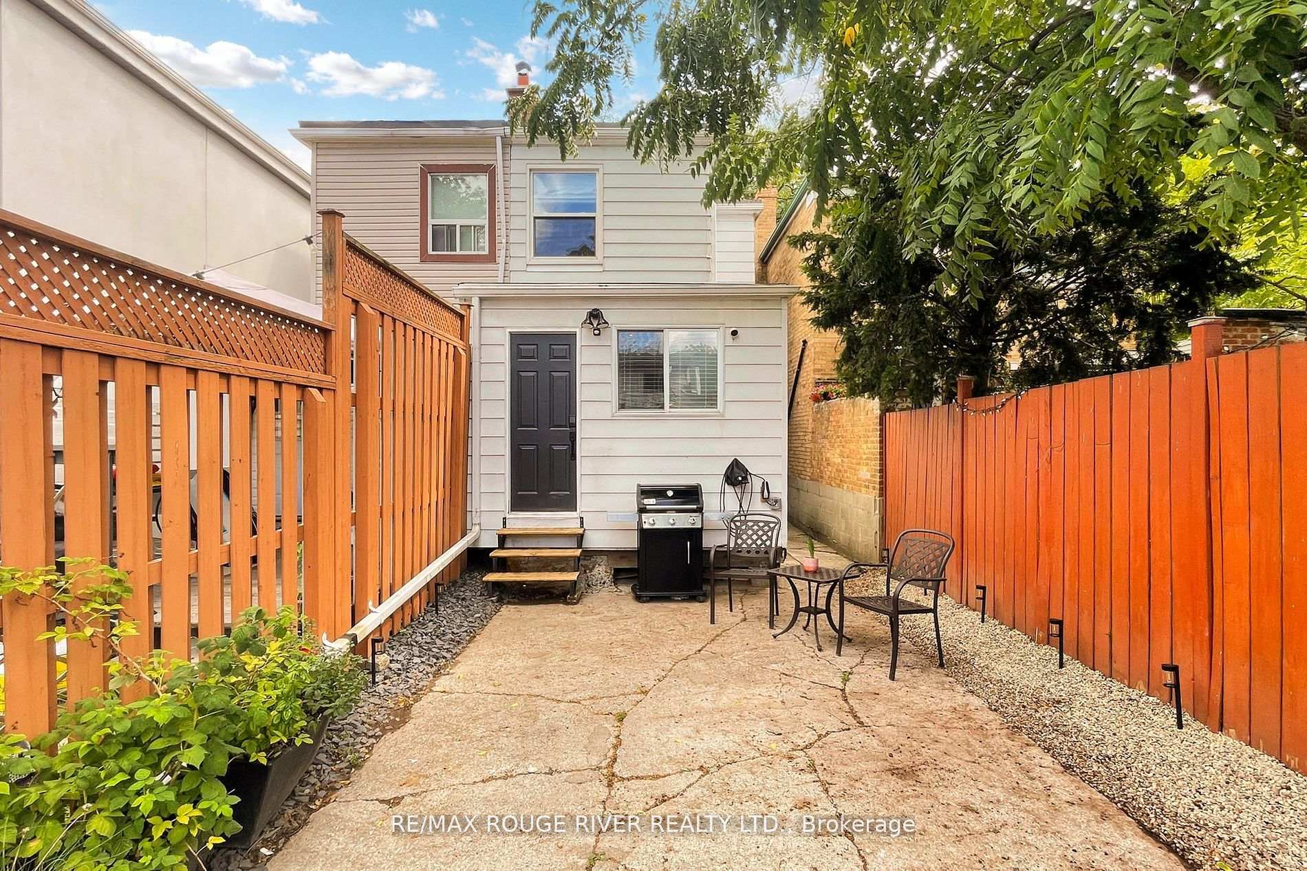 Photo 26 of 512 Main Street, Toronto, Woodbine-Lumsden — HOMEH
