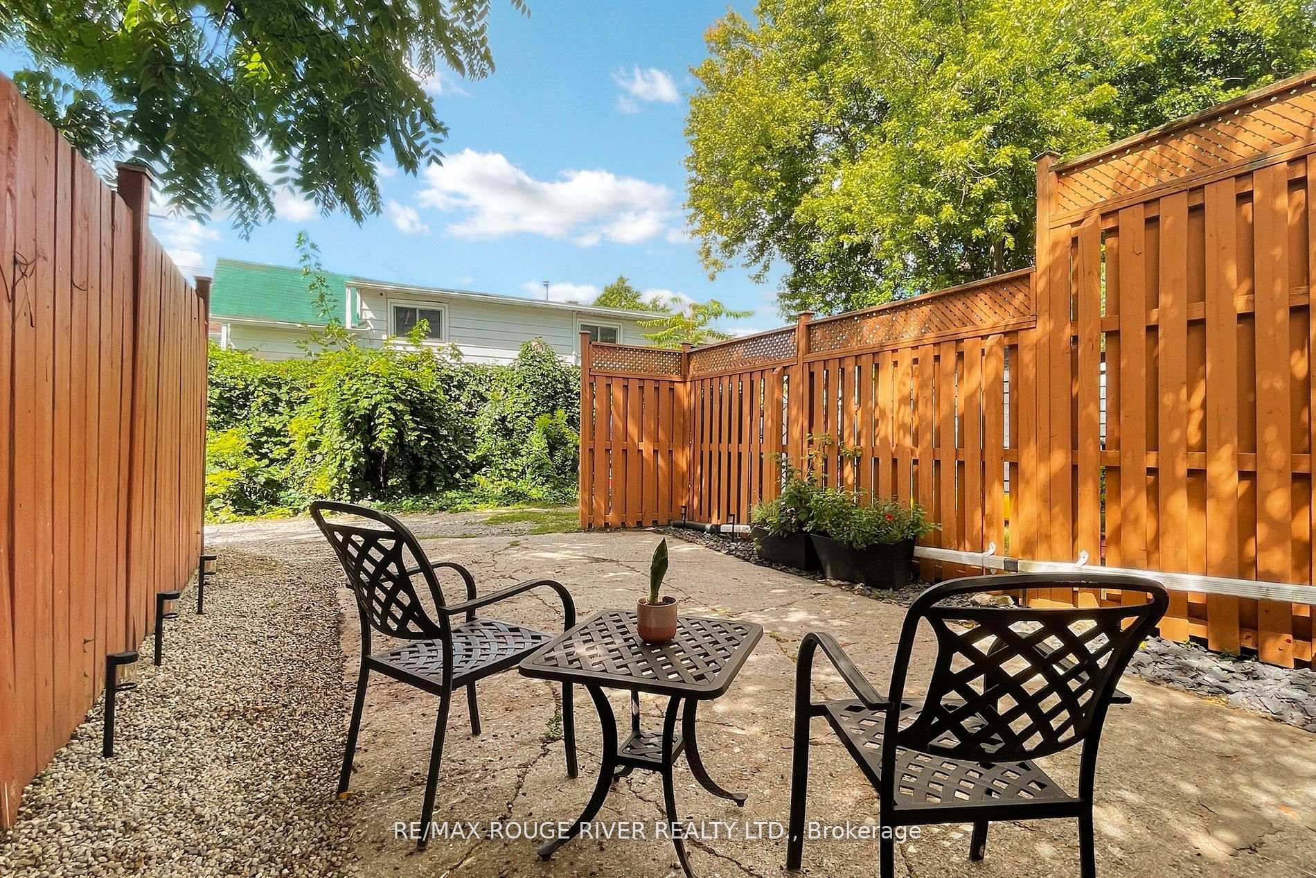 Photo 27 of 512 Main Street, Toronto, Woodbine-Lumsden — HOMEH
