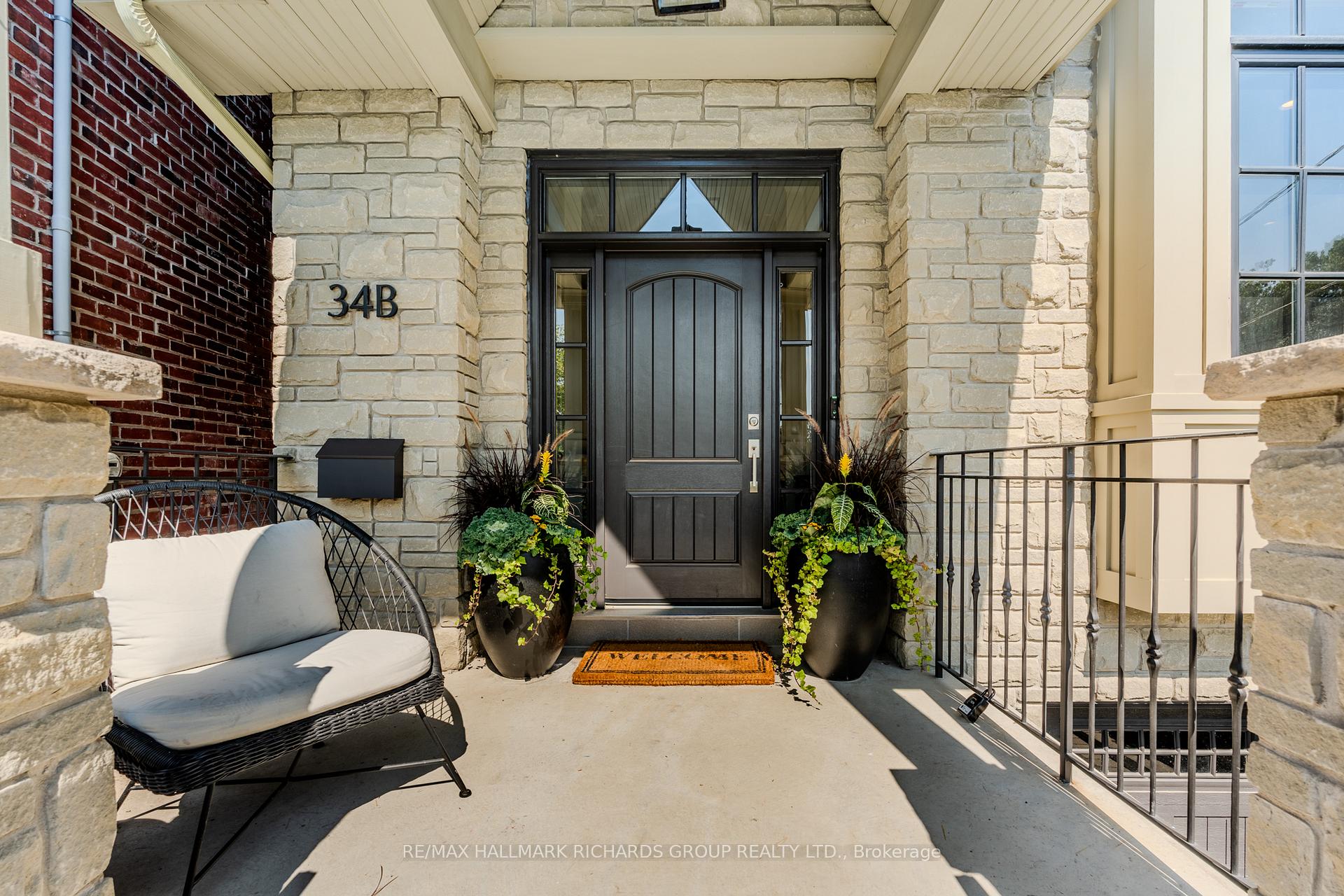Photo 2 of 34B Long Crescent, Toronto, The Beaches — HOMEH