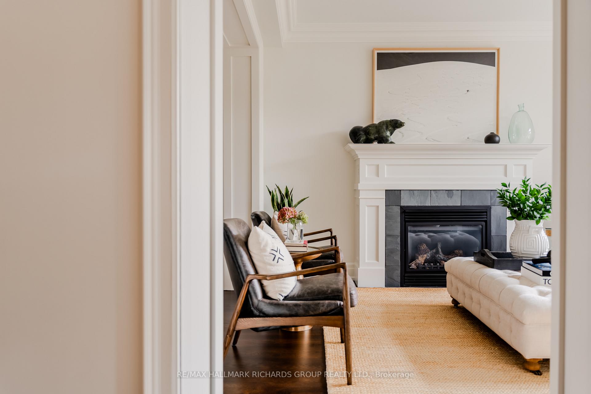 Photo 3 of 34B Long Crescent, Toronto, The Beaches — HOMEH