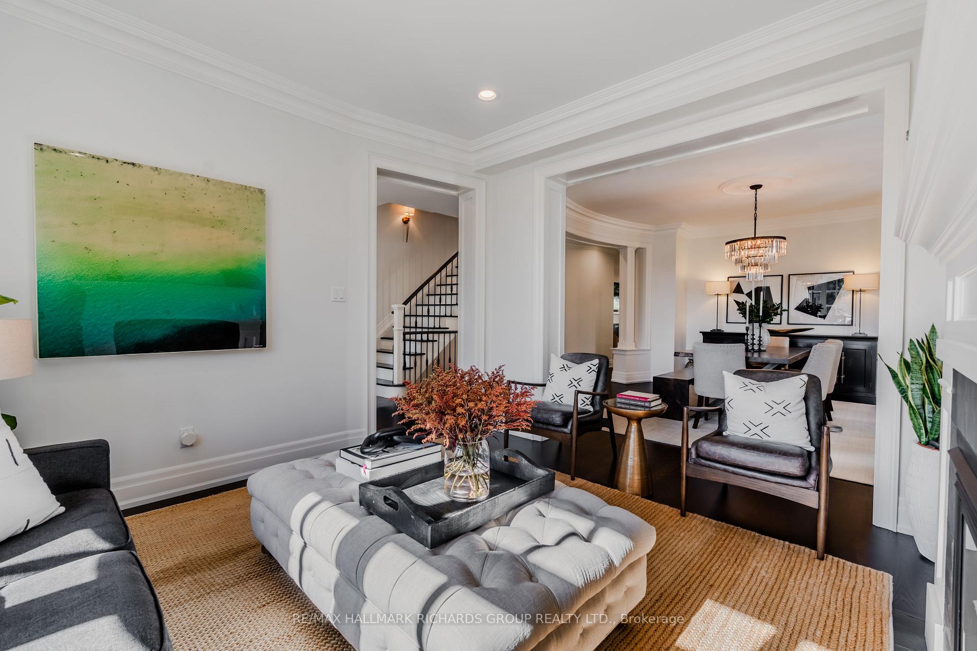 Photo 4 of 34B Long Crescent, Toronto, The Beaches — HOMEH