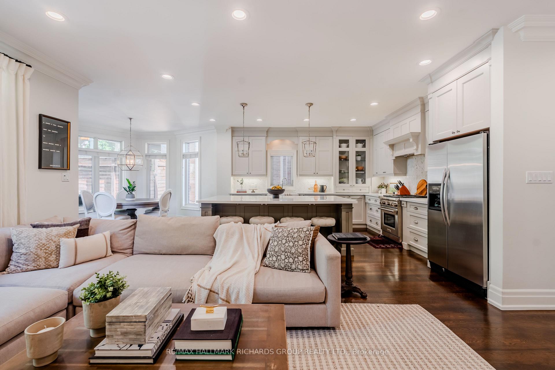 Photo 10 of 34B Long Crescent, Toronto, The Beaches — HOMEH