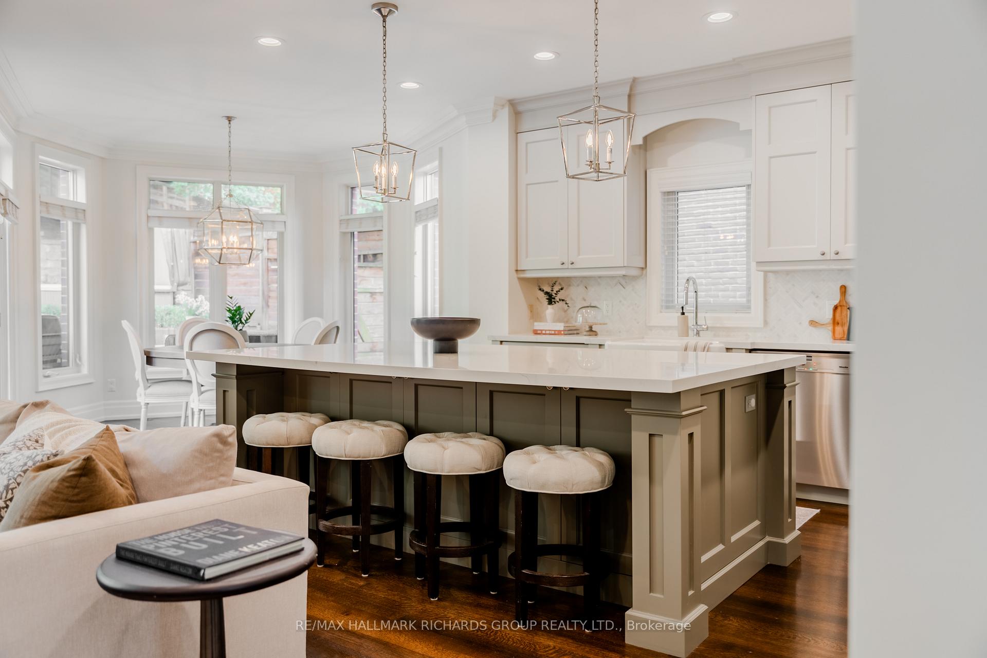Photo 11 of 34B Long Crescent, Toronto, The Beaches — HOMEH