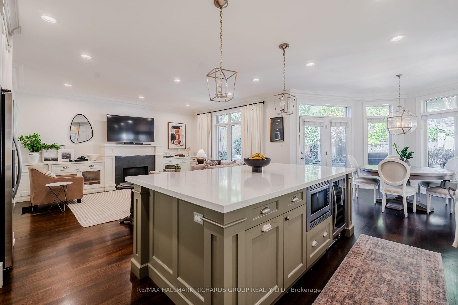 Photo 12 of 34B Long Crescent, Toronto, The Beaches — HOMEH