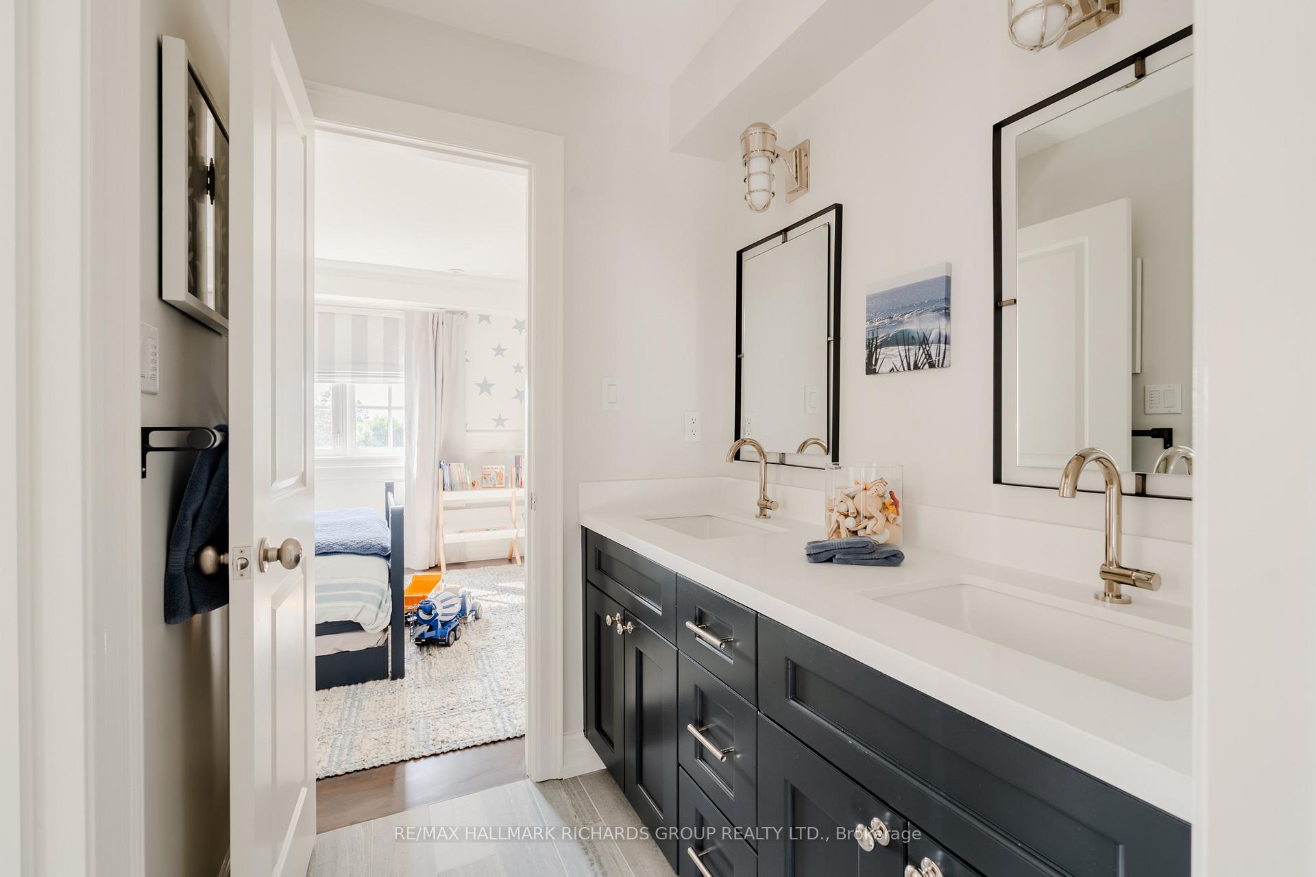 Photo 21 of 34B Long Crescent, Toronto, The Beaches — HOMEH